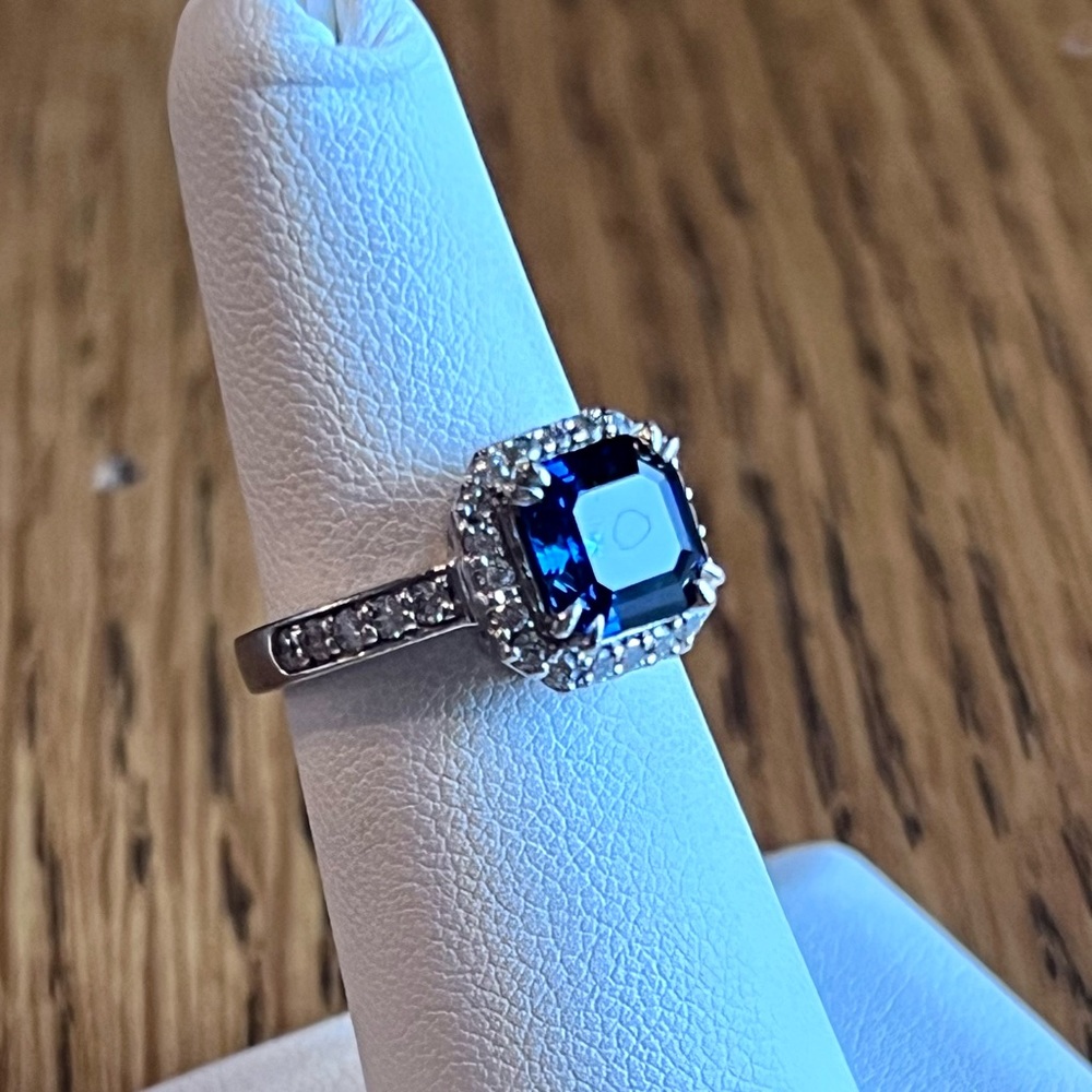 ⭐️ Blue CZ Sterling Silver Ring Size 5.25 - Picture 9 of 13